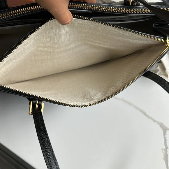 Tory Burch tote - Picture 9 of 11